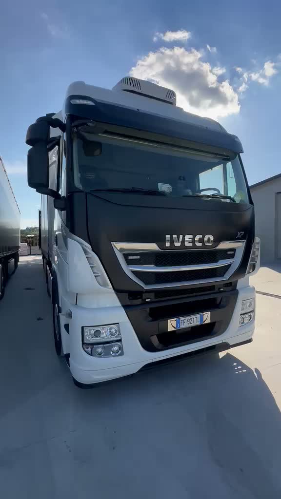Autista Schena Trasporti a disposizione per il noleggio mezzi